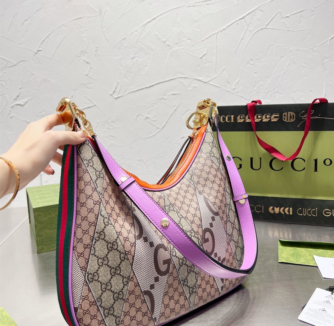 New Woman Gucci shoulder bag